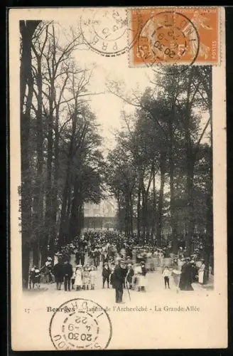 AK Bourges, Jardin de l`Archevêché, La Grande Allée