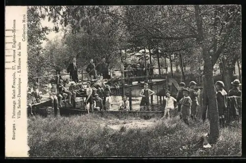 AK Bourges, Patronage Saint-Francois à l`heure du bain