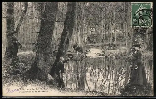 AK Cognac, L`Antenne à Richemont avec promeneurs dans la forêt