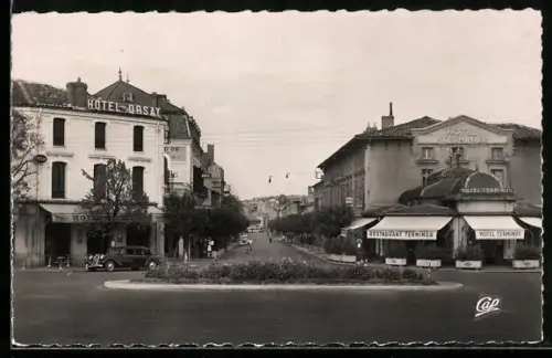 AK Montauban, Avenue de la Gare avec hôtels d`Orsay et Terminus
