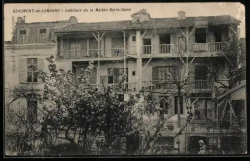 AK Beaumont-de-Lomagne, Intérieur de la Maison Notre-Dame