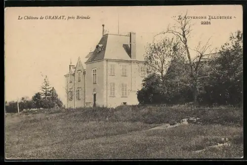 AK Granat /Brioude, Le Château de Granat et ses environs verdoyants
