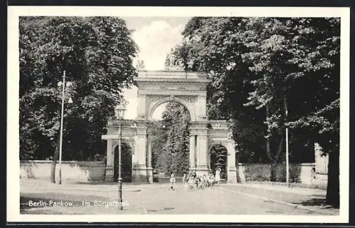 AK Berlin-Pankow, Bürgerpark, Parkeingang mit Torbau