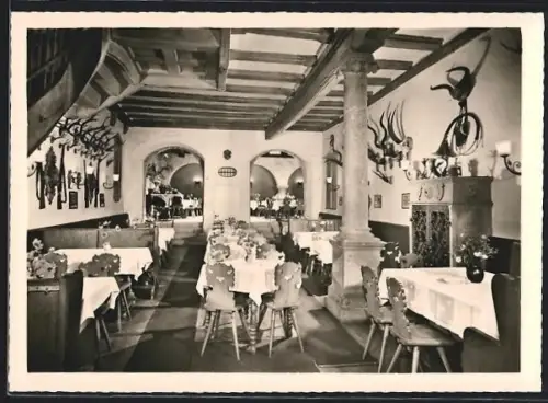 AK Rothenburg ob der Tauber, Baumeisterhaus Café Konditorei Weinrestaurant, Innenansicht