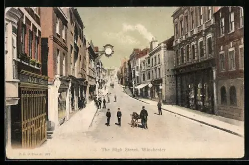 AK Winchester, The High Street