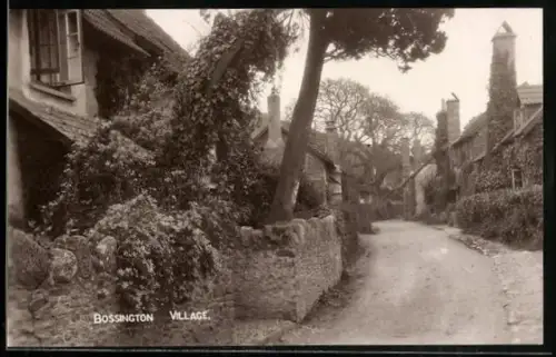 AK Bossington, Village