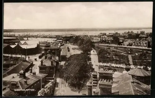 AK Southampton, Panorama mit Strassenpartie