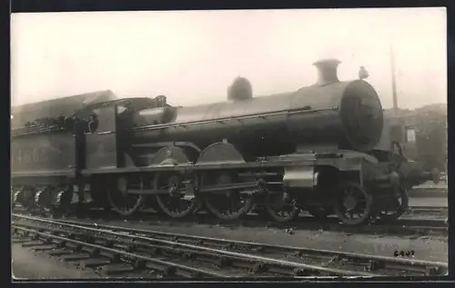 AK Britische Lokomotive Nr. 14666 mit Tender in einem Bahndepot, englische Eisenbahn