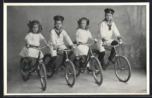 AK Leipzig-Gohlis, Fahrräder-Nähmaschinen Adalbert Poethke, Kinder auf Fahrrädern
