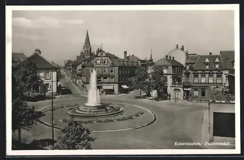 AK Kaiserslautern, Strassenzüge am Fackelrondell mit Geschäften und Springbrunnen