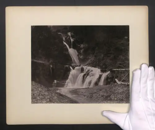 Fotografie unbekannter Fotograf, Ansicht Schattenhalb, Blcik auf den unteren Reichenbachfall