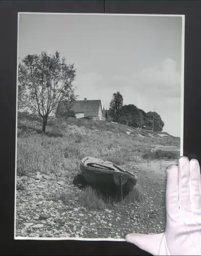 Fotografie Albin Müller, Hamburg, Wohnhäuser am Deich, Ruderboot, Grossformat 30 x 40cm