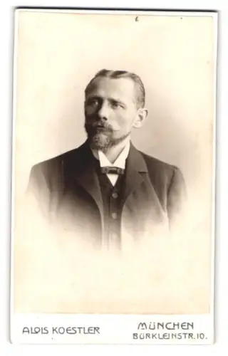 Fotografie Alois Koestler, München, Bürkleinstrasse 10, Portrait eines eleganten Herren