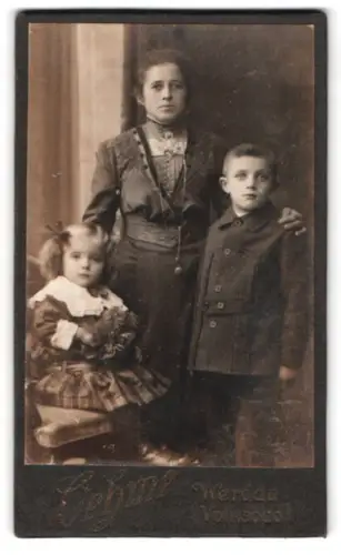 Fotografie Oehme, Werdau, Volksbad, Frau mit zwei Kindern