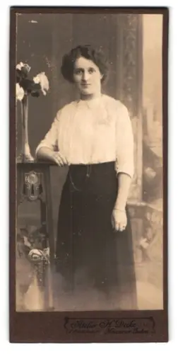 Fotografie H. Deike, Hannover-Linden, Deisterstrasse 7, Porträt einer Dame