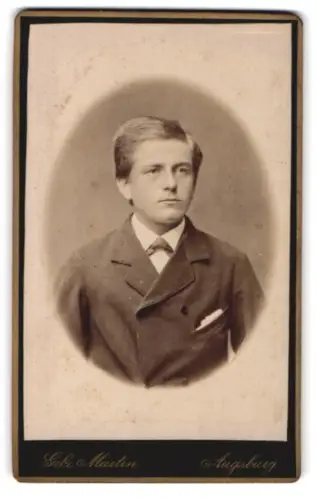 Fotografie Gebr. Martin, Augsburg, Bahnhofstrasse, Porträt eines jungen Mannes