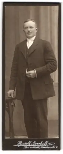 Fotografie Rudolf Averhoff, Barmstedt, Kirchenstr. 7, eleganter Herr im Anzug