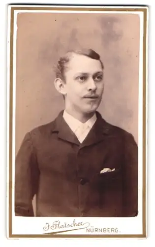 Fotografie J. Flatscher, Nürnberg, Gostenhofer Hauptstrasse, Portrait eines jungen Mannes
