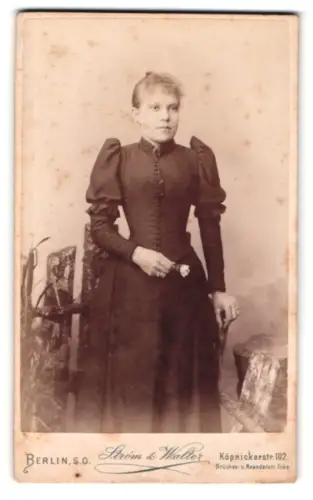Fotografie Ström & Walker, Berlin, Köpnickerstr. 102, Porträt einer Dame