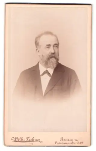 Fotografie Wilh. Fechner, Berlin, Potsdamer Str. 134a, Porträt eines bärtigen Mannes