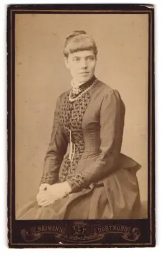 Fotografie C. Baumann, Dortmund, Brückstrasse, Porträt einer Dame