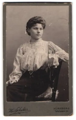 Fotografie Hans Schelter, Nürnberg, Tafelfeldstr. 34, Porträt einer jungen Frau