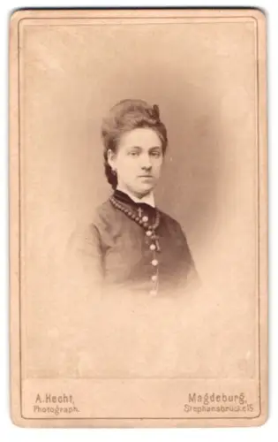 Fotografie A. Hecht, Magdeburg, Stephansbrücke 15, Porträt einer Dame 1894