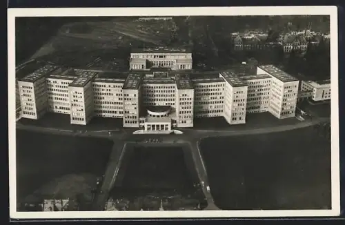 AK Frankfurt a. M., Neubau der I. G. Farbenindustrie AG mit Wirtschaftsgebäude, Fliegeraufnahme
