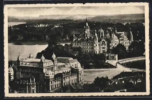 AK Schwerin i. Mecklb., Schloss und Staatstheater