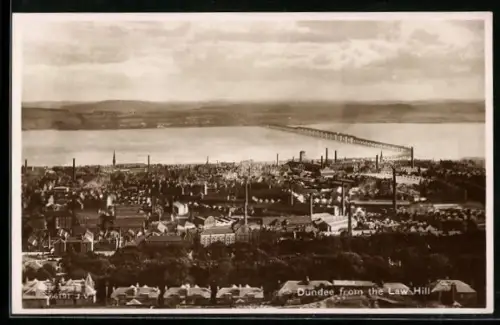AK Dundee, Dundee from the Law Hill