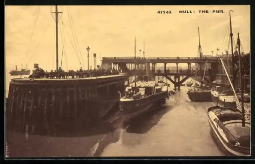 AK Hull, The Pier