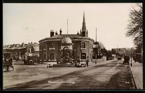 AK Roehampton, Street view in the village