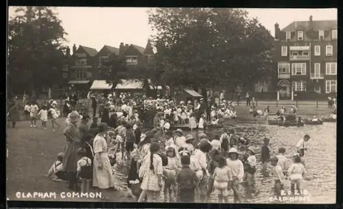 AK Clapham Common, Ortspartie
