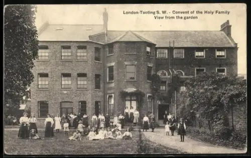 AK London-Tooting, Convent of the Holy Family, View from the garden