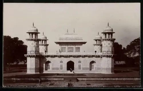 AK Agra, Gebäude mit Türmen und Gartenanlagen