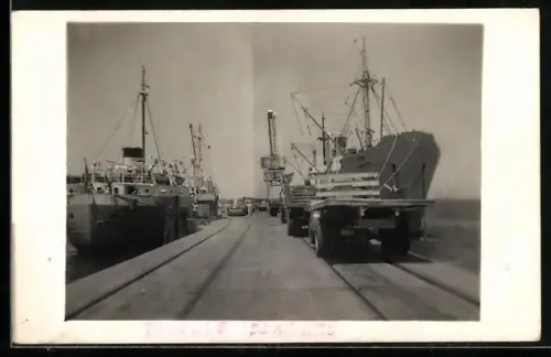 AK Nicaro, Panorama with ships