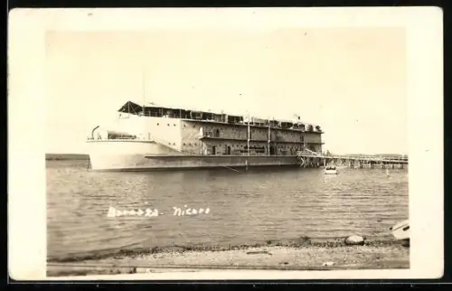 AK Nicaro, Seaside with a ship