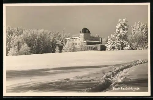AK Bad Reiboldsgrün, Winteransicht eines Kurhauses im Schnee