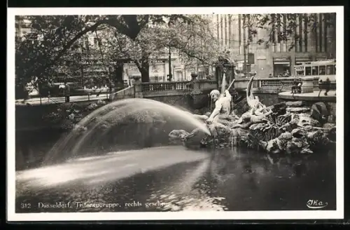 AK Düsseldorf, Tritonengruppe, rechts gesehen