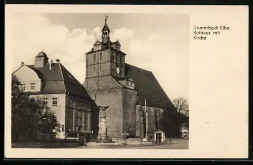 AK Dommitzsch /Elbe, Rathaus mit Kirche