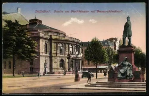 AK Düsseldorf, Strassenpartie am Stadttheater mit Bismarckdenkmal