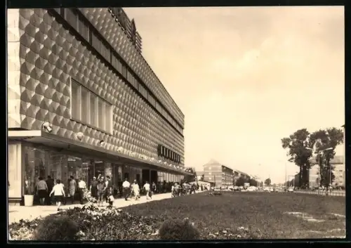 AK Hoyerswerda-Neustadt, Centrum-Warenhaus und Magistrale