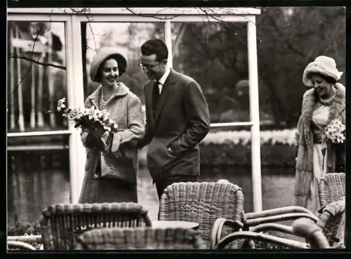 AK Das belgische Fürstenpaar und Prinzessin Beatrix in Keukenhof 1962