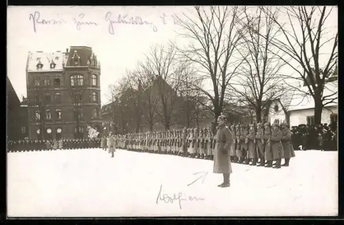 Foto-AK Wesel /Rhein, Hof im Winter mit exerzierenden Soldaten