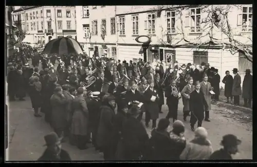 Foto-AK Schramberg, Fasnet Umzug mit Musikern