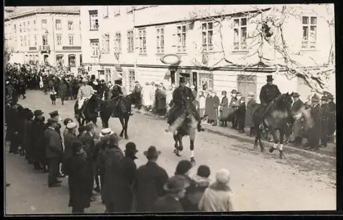 Foto-AK Schramberg, Fasnet Umzug 1929, Reiter in Kostümen