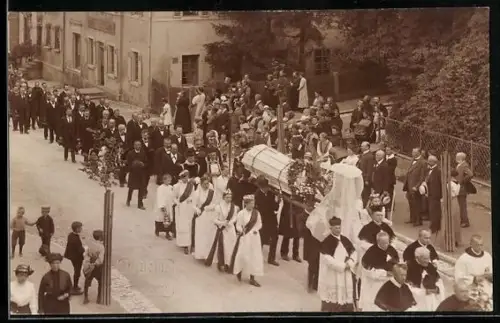 Foto-AK Wertheim, Umzugsprozession mit Zuschauern