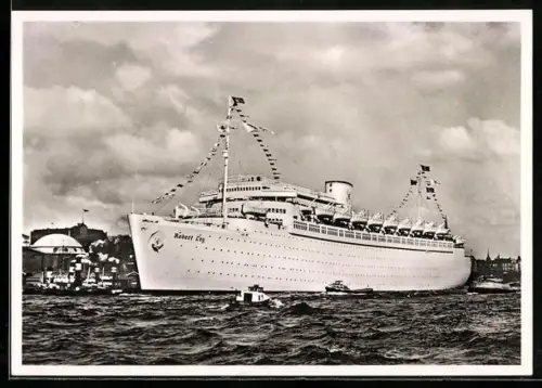 AK K.d.F. Urlauberschiff Robert Ley in Fahrt auf der Unterelbe, Passagierschiff