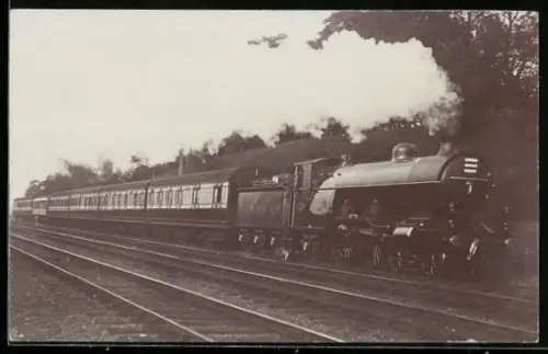 AK Britische Lokomotive Nr. 41 der LB & SCR mit Personenzug in Fahrt, englische Eisenbahn