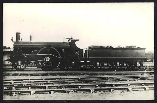 AK Britische Lokomotive Nr. 9 mit Tender, Baujahr 1881, ausser Dienst 1905, englische Eisenbahn